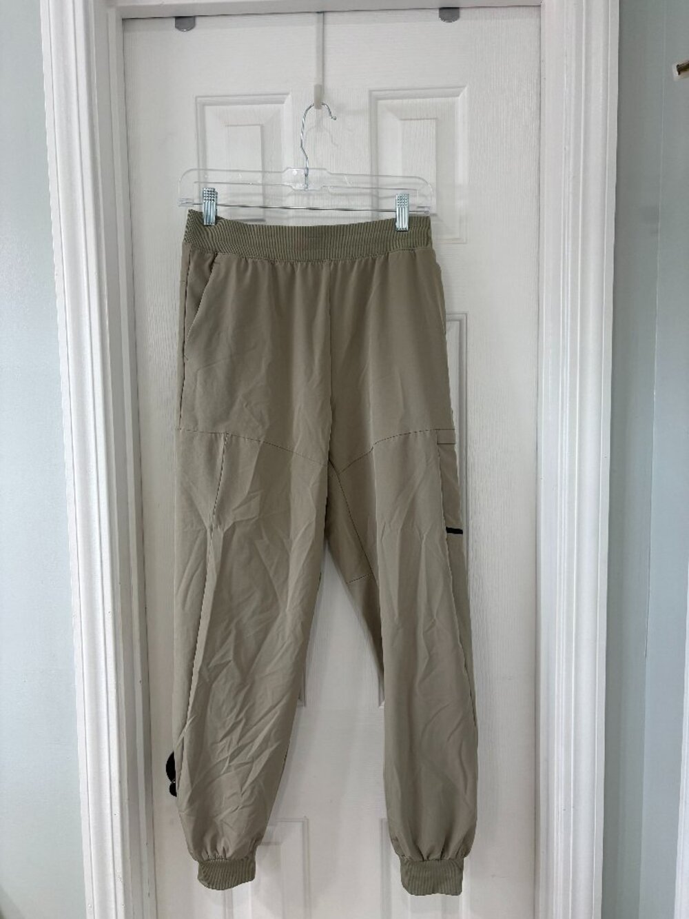 Layer 8 Boys Khaki colored joggers Size Large